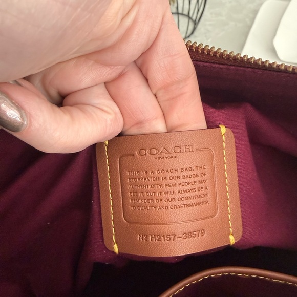 Coach Chaise Crossbody in Signature Canvas - Picture 4 of 4